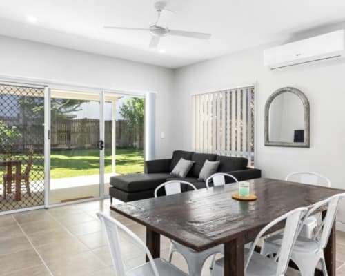 bribie-island-4-bedroom-holiday-accommodation(7)